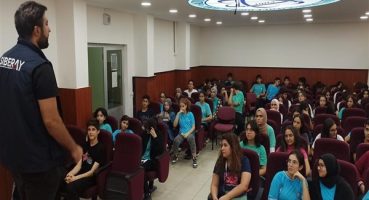 Adıyaman’da “Bilinçli İnternet Kullanımı ve Siber Zorbalık” semineri