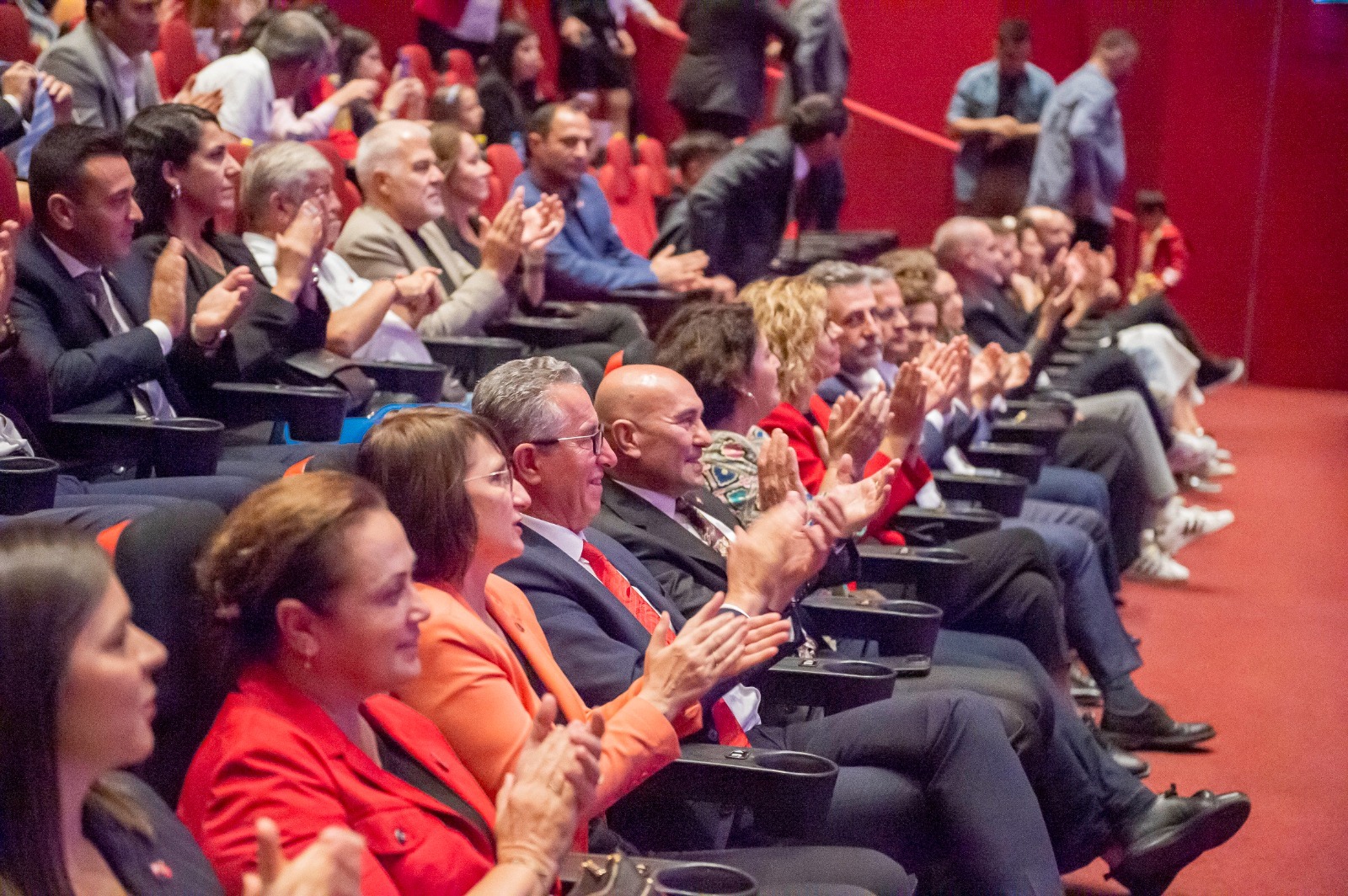 Başkan Soyer: “9 Eylül akşamı karanlığın içinden umut ışığını doğurduk”