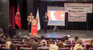 Başkan Soyer, Sokak Emekçileri ve Güvencesiz Çalıştayı’na katıldı