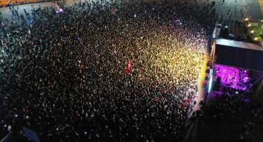Cengiz Kurtoğlu, Rize’de sahne aldı