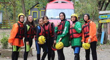 Esenler’den gençlere Melen Çayı’nda rafting etkinliği