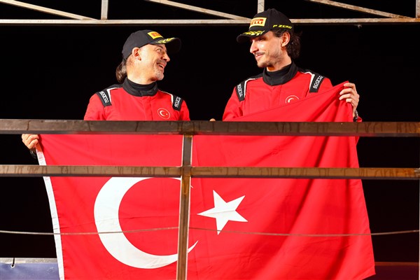 Olimpiyatlarda Türkkan-Erdener’den gümüş madalya