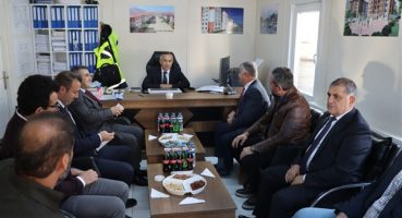 Rize Valisi Çeber, Salarha’da yapımında sona gelinen konutları inceledi