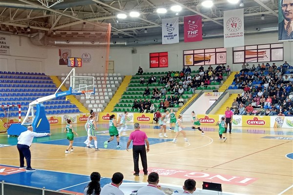 Uludağ Basketbol, Rize Belediyespor'u 1 sayıyla geçti