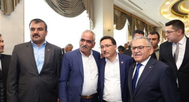 Vali Çiçek ve Başkan Büyükkılıç’tan ‘muhtarlar’ zirvesi