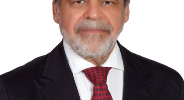 Gazeteci, şair Kemal Aslan güftelerini “Sesini Arayan Şarkılar” kitabında topladı