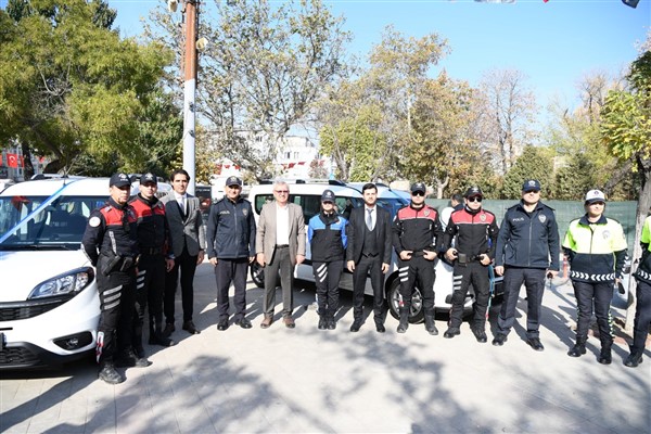 Keşan'da belediyeden emniyete 2 hibe araç desteği