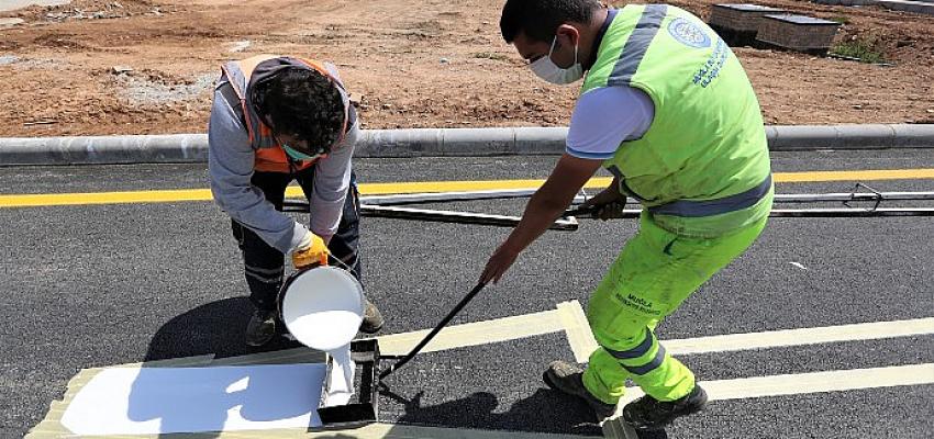 mugla-buyuksehirden-8-bin-km-yol-cizgi-calismasi.jpg