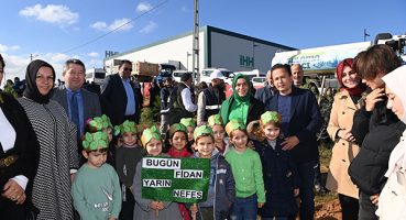 Tuzla’da Milli Ağaçlandırma Günü’nde şehit ve gaziler için ağaç dikildi