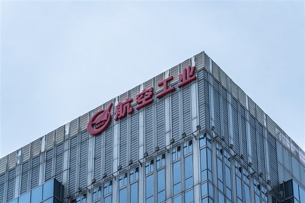 Xi'den havacılık alanındaki genç çalışanlara cevap mektubu