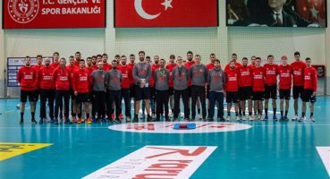 A Milli Erkek Hentbol Takımı, hazırlık kampı devam ediyor