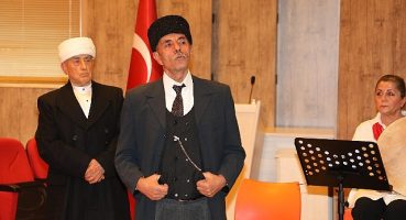 Aktif yaşlılardan yeni tiyatro gösterisi