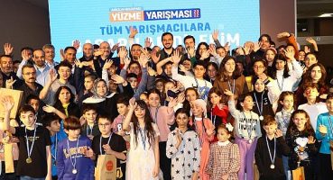 Bağcılar’da şampiyon yüzücüler yetişiyor