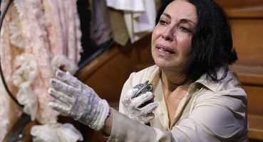 İBB Şehir Tiyatroları “Hayat Der Gülümserim" Oyunuyla İzmir'de