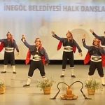inegol-belediyesi-halk-danslari-toplulugu-kibrisi-salladi.jpg
