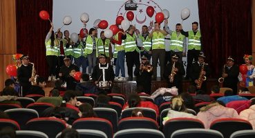 Kocaeli Gönüllülerinden Sevgi Evindeki çocuklara sürpriz