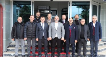 SASİAD yönetimi, Sakarya Ticaret Borsası Başkanı’nı ziyaret etti