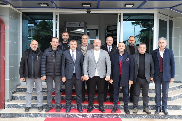 SASİAD yönetimi, Sakarya Ticaret Borsası Başkanı'nı ziyaret etti