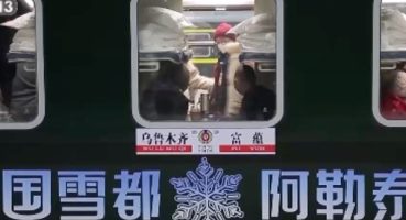 Xinjiang demir yolu buz ve kar turizmi için özel tren seferi düzenliyor