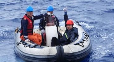 Çin’in denizaltısı Diamantina Çukuru’na indi