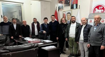 Demokrat Parti Adapazarı İlçe Başkanlığı, görev dağılımı yaptı