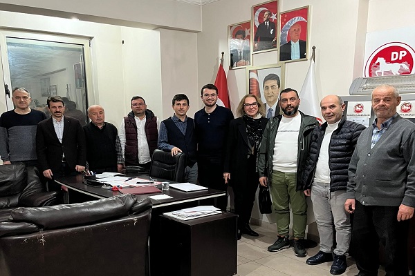 Demokrat Parti Adapazarı İlçe Başkanlığı, görev dağılımı yaptı