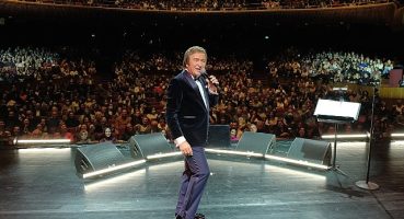 Erol Evgin Şarkılarını &quot;Geleceğin Hekimleri&quot; İçin Söyledi