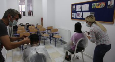 ESMEK’in ücretsiz saç kesimi projesi yarıyıl tatilinde de devam ediyor