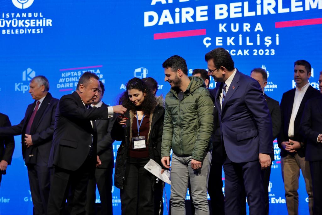 İmamoğlu: “Milleti yok sayanı, millet de yok sayar”