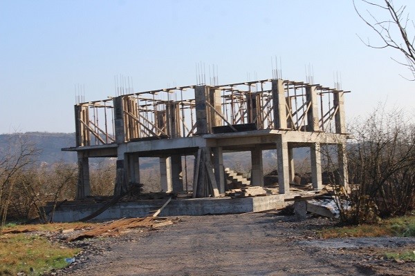 İYİ Partili Ata'dan Ferizli'deki kaçak yapıya ilişkin açıklama