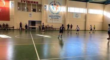 Rize’de Futsal Gençler A Kategorisi İl Birinciliği müsabakaları tamamlandı