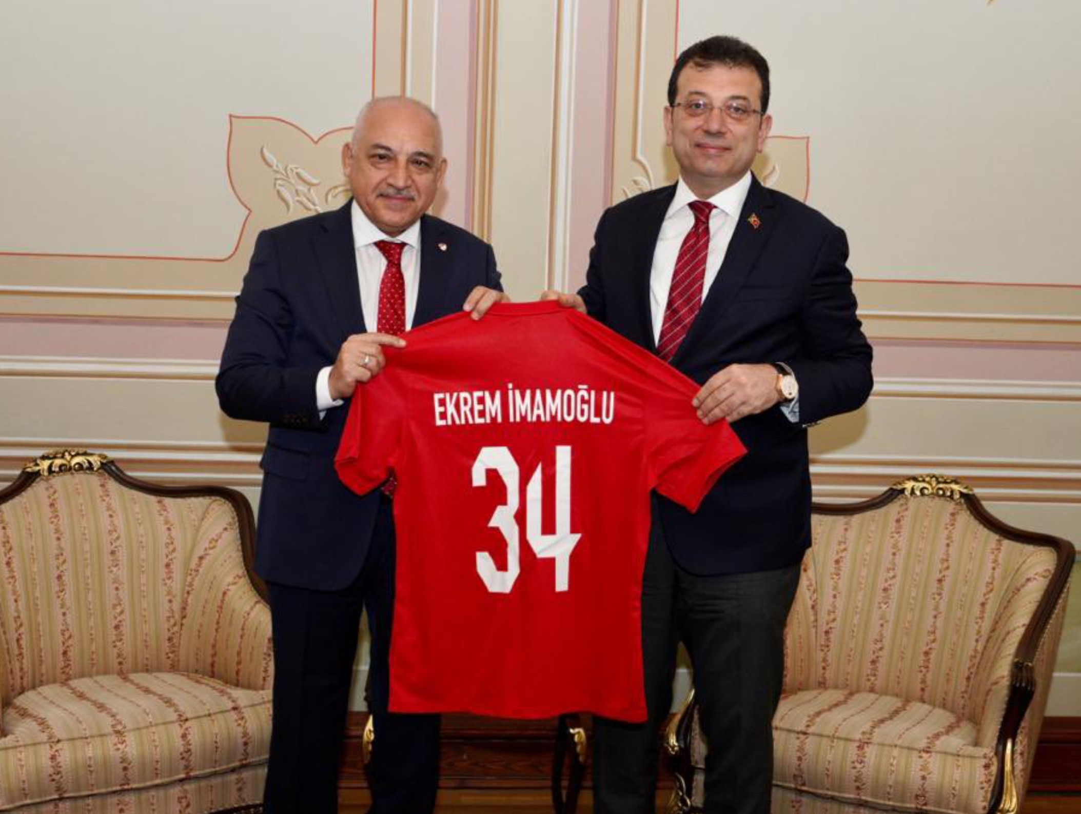 TFF Başkanı Mehmet Büyükekşi, Ekrem İmamoğlu’nu ziyaret etti