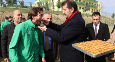 Vali Ayhan, Şanlıurfaspor’u ziyaret etti