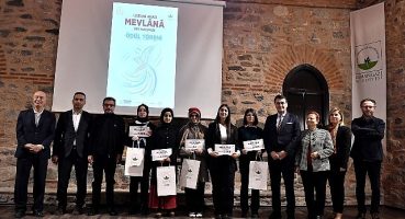 Liseliler, Mevlana sevgisini dizelere döktü