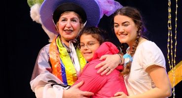 Ayvalık Belediye Tiyatrosu'ndan Deprem Bölgesinden Gelen Çocuklar İçin “Özgür Kuş"