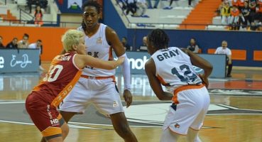 ÇBK Mersin Yenişehir Belediyesi liderliğini korudu