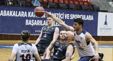 İzmir Büyükşehir Belediyesi finalde