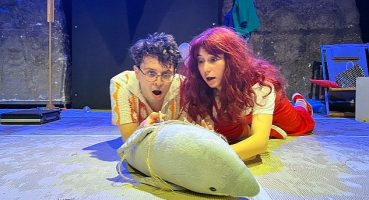 “Kuşlara Fısıldayan Kız" Hikayesi Tiyatro Sahnesinde