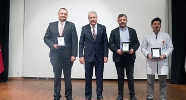 Rektör Prof. Dr. Budak, “Sağlık çalışanlarımız tüm zorlu koşullara rağmen fedakârca çalışıyor"