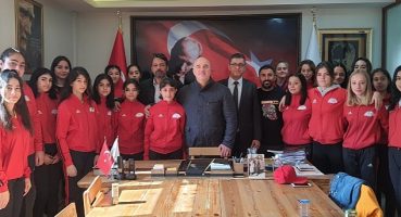 Şampiyonlardan Saray Belediyesi'ne ziyaret