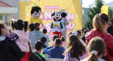 Bayraklı'da 23 Nisan şenlikleri başladı