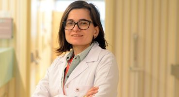 Karşılıklı gülümseme ve parmak takibi olmaması Otizme işaret ediyor