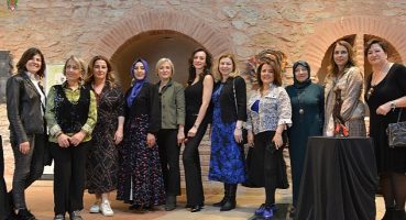 Lale ve Kadın Sergisi İstanbul Lale Vakfı'nda Açıldı