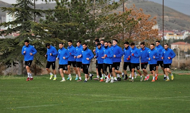 nevsehir-belediyespor-hafta-sonu-oynayacagi-elazigspor-maci-icin-hazirliklarini-tamamladi.jpg