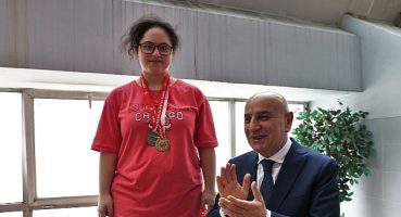 Özel Sporcular Madalyalarını Altınok'tan Aldı