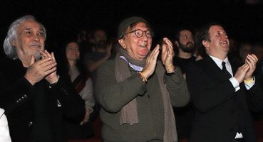 Savaş Dinçel'in 81. doğum günü sahnede kutlandı