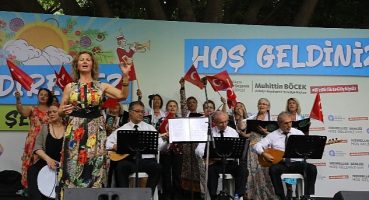 Antalya'da şenlik havasında Hıdırellez kutlaması