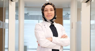 Çekilen diş eti eski haline gelmez Aşırı vakalarda 'serbest diş eti grefti' tedavisi uygulanır