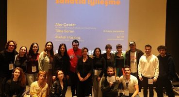 festival408 Açılış Etkinliğinde Söz Alan Oyuncu Tilbe Saran:  'Sanat bize birlik olacak ve soluk alacak alanlar sağlıyor'