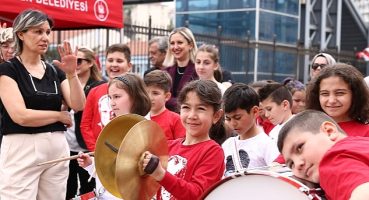 Geleceğin Müzisyenleri İçin Kalaba İlkokuluna Enstrüman Desteği